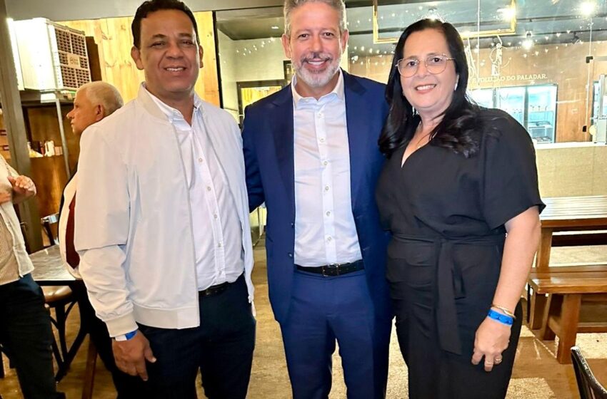  Edilza Alves viaja a Brasília em busca de recursos e é recepcionada por Arthur Lira